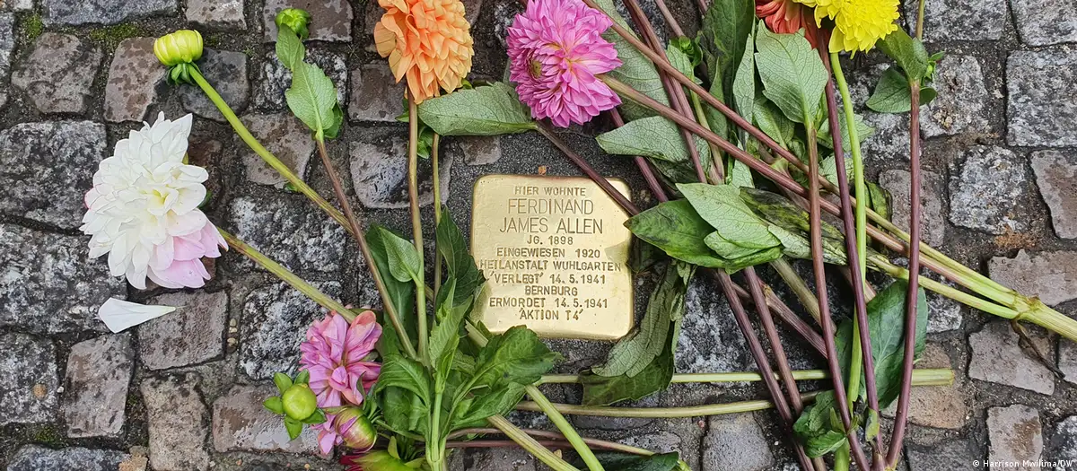 Stolpersteine erinnern an die Opfer der Nazis. Das Kunstprojekt von Gunter Demnig zählt inzwischen 100.000 solcher Steine.