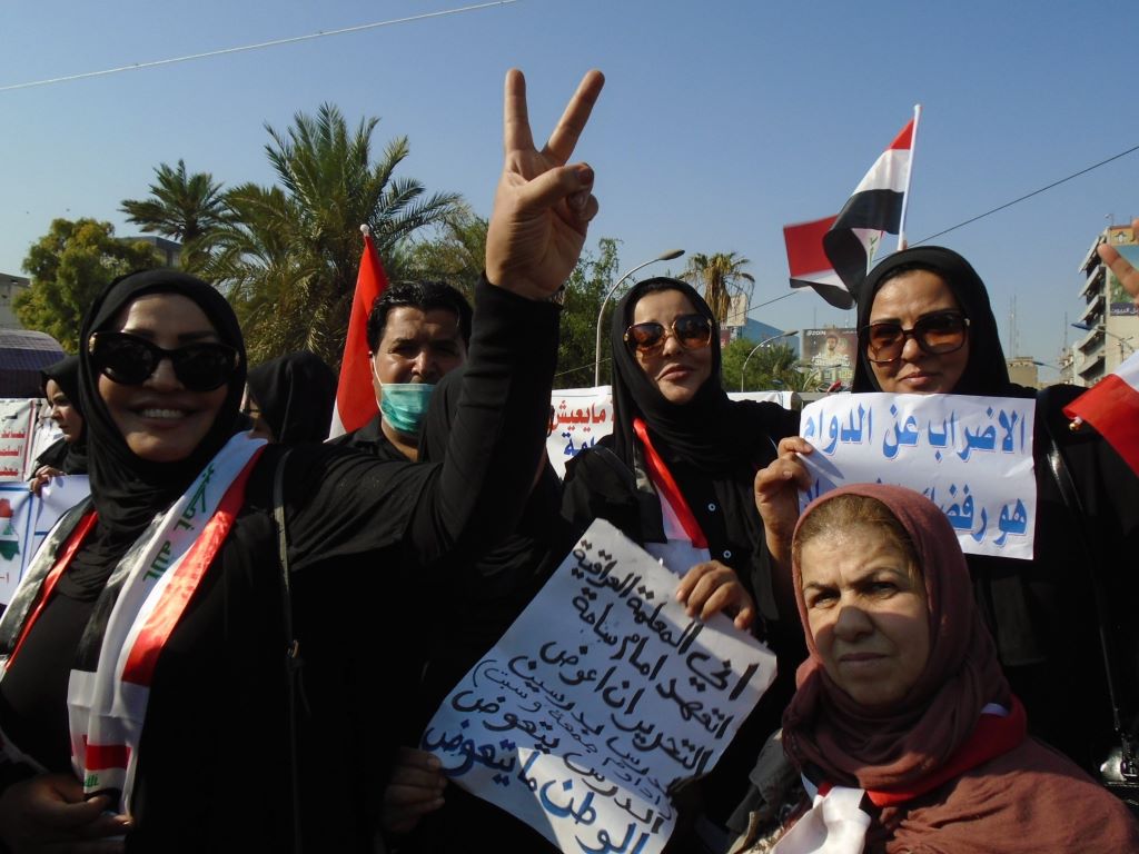 Frauen auf dem Tahrirplatz in Bagdad, Irak