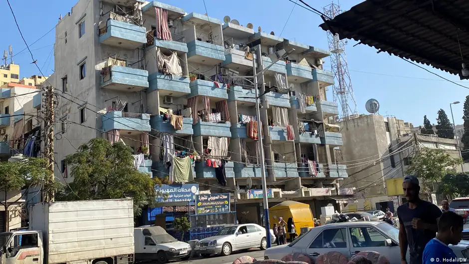 Tagsüber ist die Syrien-Straße auch eine wichtige Verkehrsader in Tripoli.