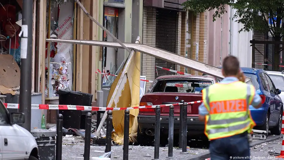 Die Keupstraße in Köln-Mülheim nach dem Terroranschlag im Juni 2004