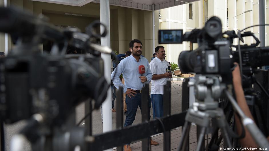 Pakistani journalists report live from the Supreme Court in Islamabad