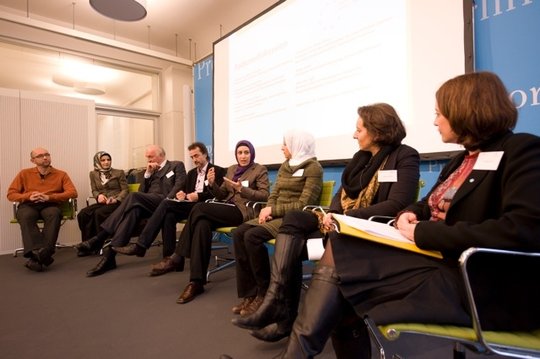 Podiumsdiskussion von Teilnehmern und Lehrenden am Graduiertenkolleg Islamische Theologie bei dessen Auftaktveranstaltung; Foto: © Mercartor-Stiftung