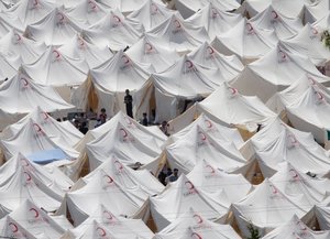 Zeltstadt in Boynuyogun: Laut türkischen Angaben sind schon mehr als 10.000 Syrer in das Nachbarland geflohen; Foto: dpa