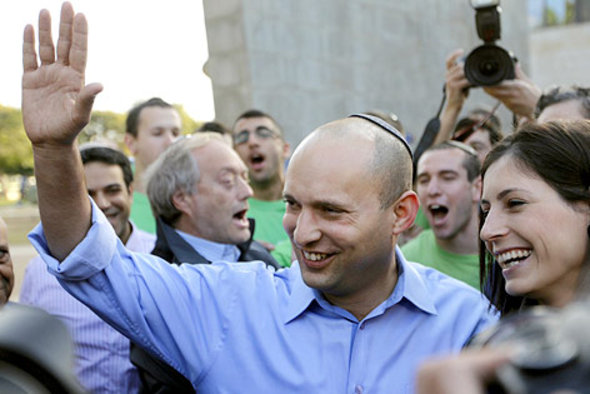 Naftali Bennett nach der Stimmabgabe; Foto: AP