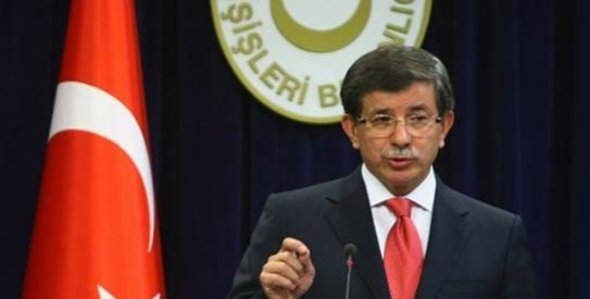 Der türkische Außenminister Ahmet Davutoglu; Foto: AP