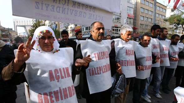 Kurdische Solidaritätsveranstaltung für die PKK; Foto: AFP 