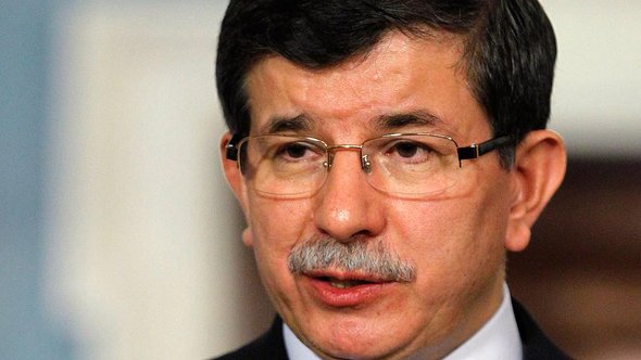 Der türkische Außenminister Ahmet Davutoglu; Foto: dapd