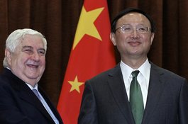 Der syrische Außenminister Walid Moallem auf Staatsbesuch in China mit Yang Jiechi; Foto: dpa