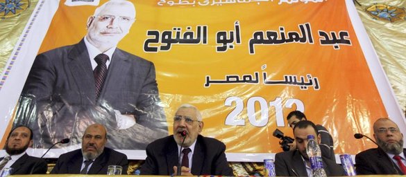 Abdel Moneim Aboul Fotouh während einer Wahlveranstaltung der Muslimbruderschaft in Kairo; Foto: Reuters