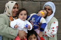 Türkische Frauen mit ihren Kindern; Foto: Sirvan Sarikaya