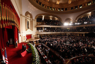 Obama im Auditorium der Universität Kairo; Foto: AP