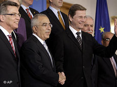 Salam Fajad (Bildmitte) und Guido Westerwelle in Berlin; Foto: AP