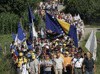 Gedenkmarsch für die Opfer des Massakers von Srebrenica; Foto: AP