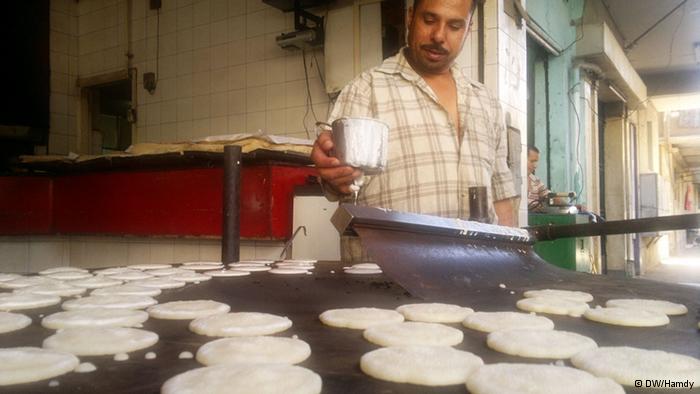 القطايف..حلوى رمضانية لذيذة ورخيصة