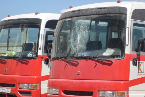 Schussspuren auf Wagen des Roten Halbmonds, Foto: Orienthelfer e.V.