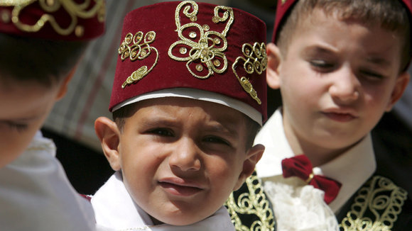 Beschneidungsritual von Jungen während des Fastenmonats Ramadan; Foto: dpa