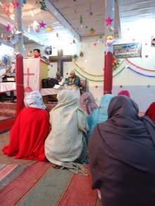 Die Mitternachtsmesse in der Kirche der France Colony; Foto: Nusrat Sheikh