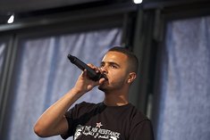 Hamada Ben-Amor auf dem Berliner Poesiefestival; Foto: © Literaturwerkstatt Berlin