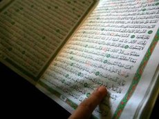 Der Koran; Foto: dpa