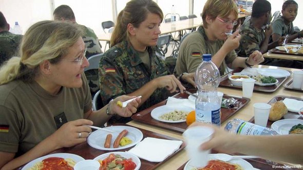 Bundeswehr canteen (photo: © dpa)