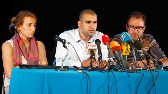 Pressekonferenz der tunesischen Tamarod-Bewegung; Foto: DW