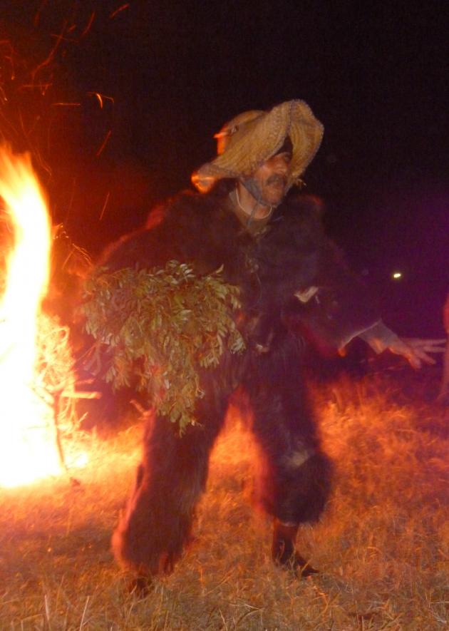 Goat god Boujeloud dancing in front of a fire (photo: © Arian Fariborz)