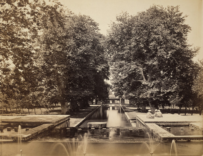 The Shalimar gardens in Srinagar, Kashmir from the Mughal period in a historic photograph (photo: Andrew Dunne/Wikipedia/free copyright)