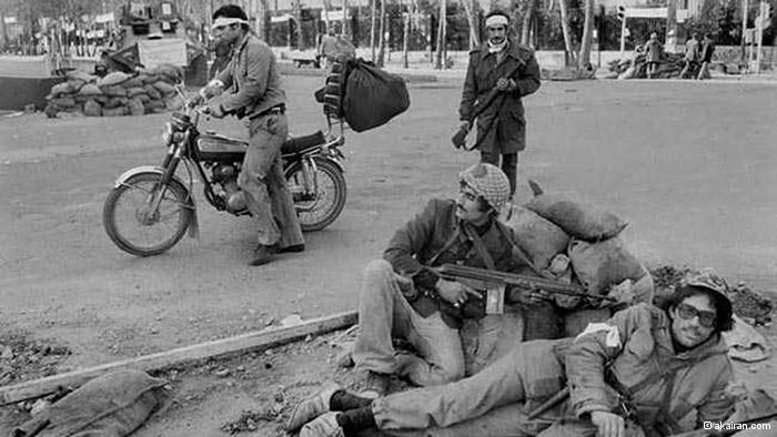 Armed men in the streets of Tehran (photo: akairan.com)