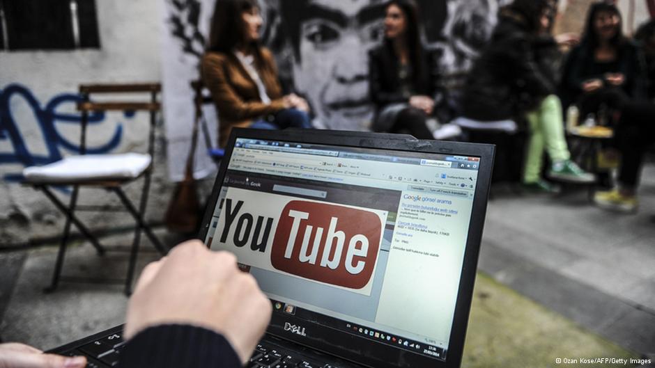 Aufgerufene Youtube-Seite auf einem Laptop; Foto: AFP/Getty Images