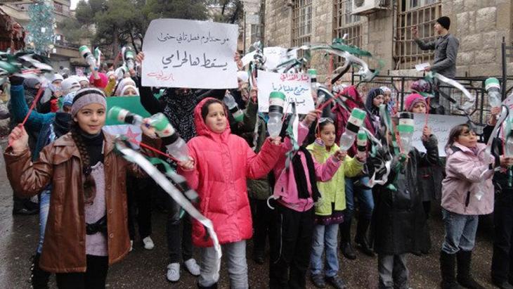 Children demonstrating against the Assad regime in Zabadani (photo: Reuters) 