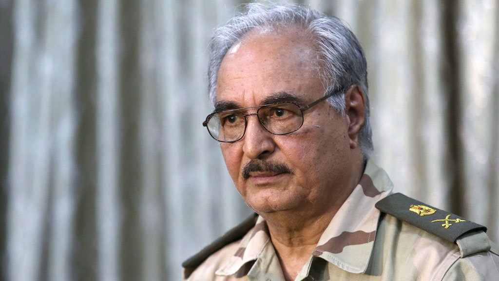 Chalifa Haftar bei einer Pressekonferenz in Benghazi am 17.05.2014; Foto: Reuters