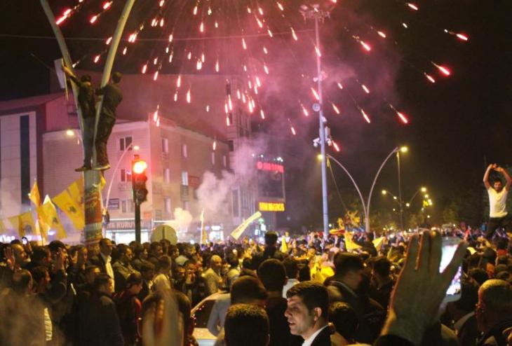 BDP supporters celebrate their candidate's victory in Agri (photo: Ekrem Guzeldere)