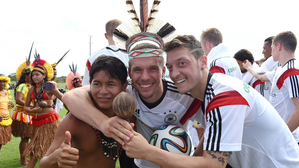 Deutsche Nationalelf bekommt Besuch beim Training im brasilianischen Campo Bahia; Foto: Getty Images