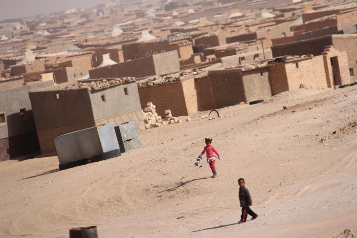 Children near the Dakhla refugee camp near Tindouf, Algeria (photo: UNHCR/D. Alachi)