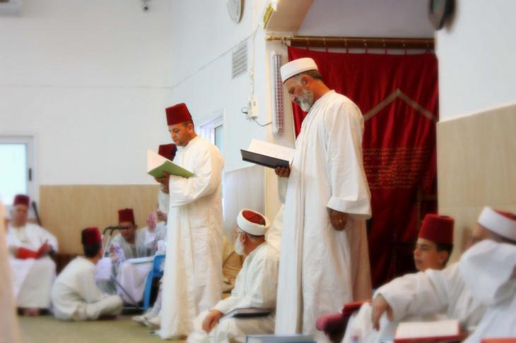 Samaritans in the synagogue (photo: Samaritans-museum.com)