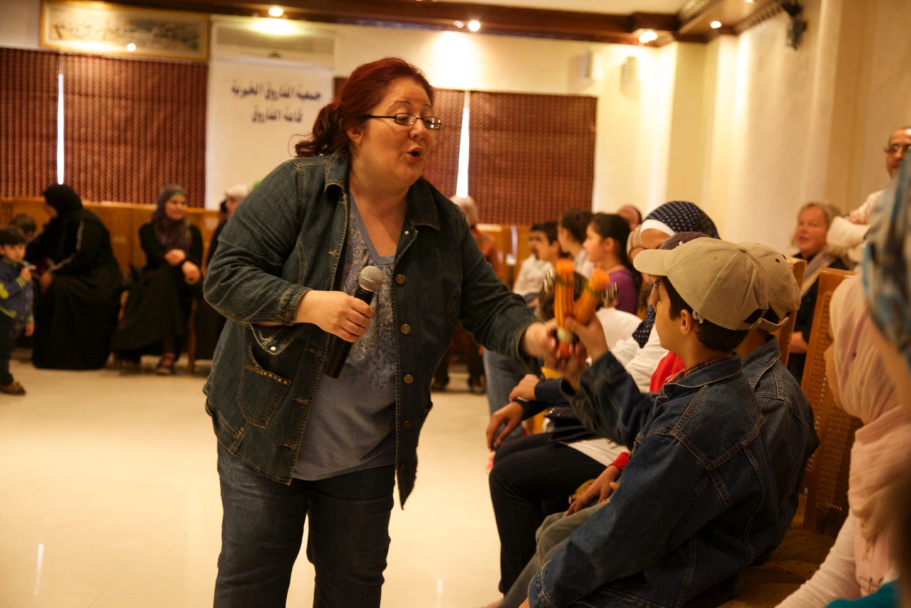 Dima Orsho during a singing workshop for Syrian refugee children organised by Terre des Hommes (photo: Michael Dreyer)