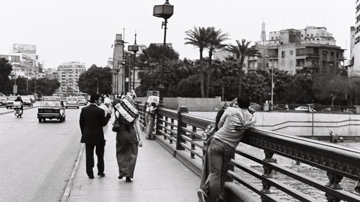 Couples on a bridge (photo: Samuli Schielke)