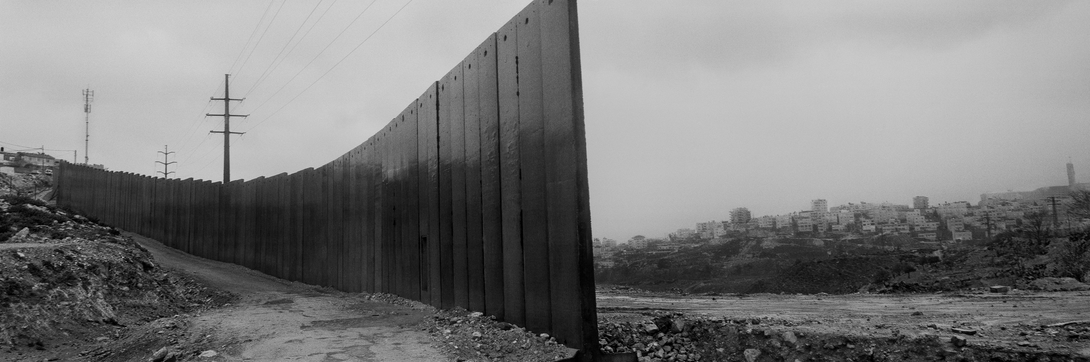 Josef Koudelka, Shu'fat refugee camp, overlooking Al 'Isawiya, East Jerusalem, 2009, © Josef Koudelka / Magnum Photos