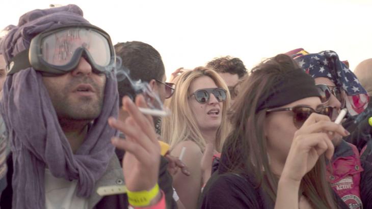 Festival-goers at "Les Dunes Electroniques" (photo: DW/S. Mersch)