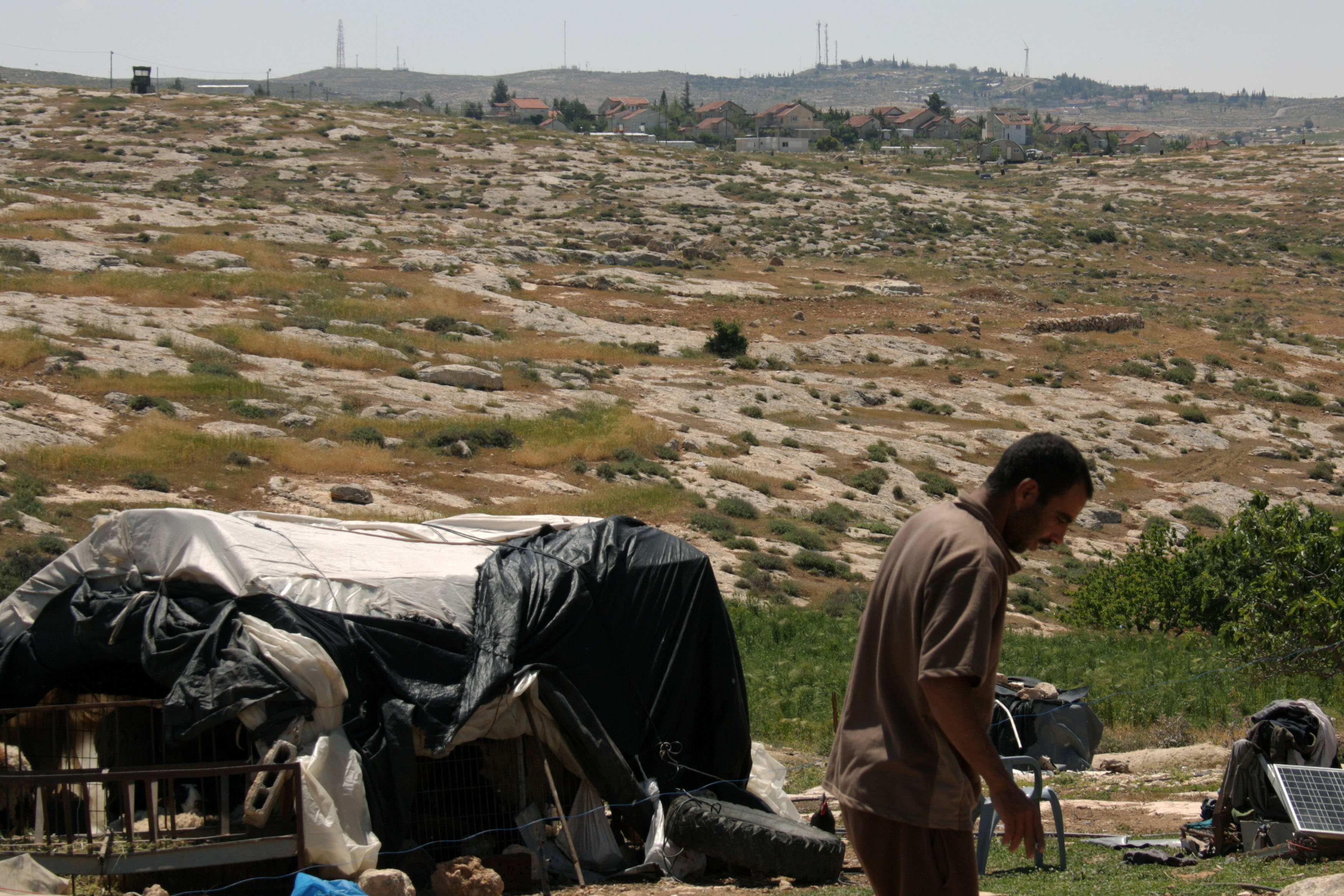 The settlement of Susiya viewed from Khirbet Susiya (photo: Ylenia Gostoli)