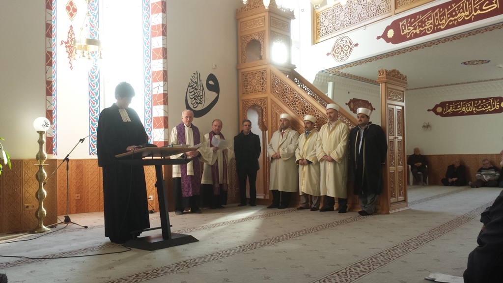 حوار الأديان في مسجد بمدينة ريكلينغهاوزن غرب ألمانيا. Photo: Ibtisam Fawzy