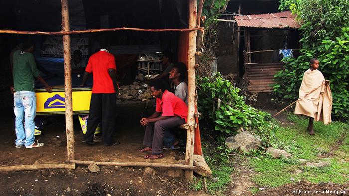 Lessons of humility by the Blue Nile (photo: Brook Zerai Mengistu)