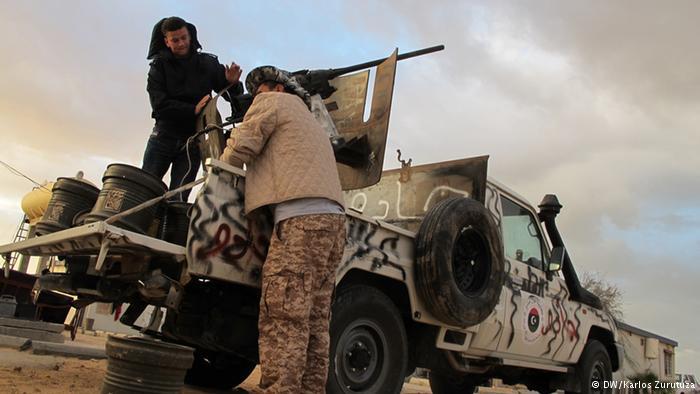 Libyan fighters near Derna (photo: DW)