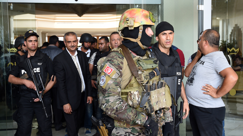 Tunesische Sicherheitskräfte am Anschlagsort in Sousse, Foto: Getty Images/AFP/Fethi Belaid