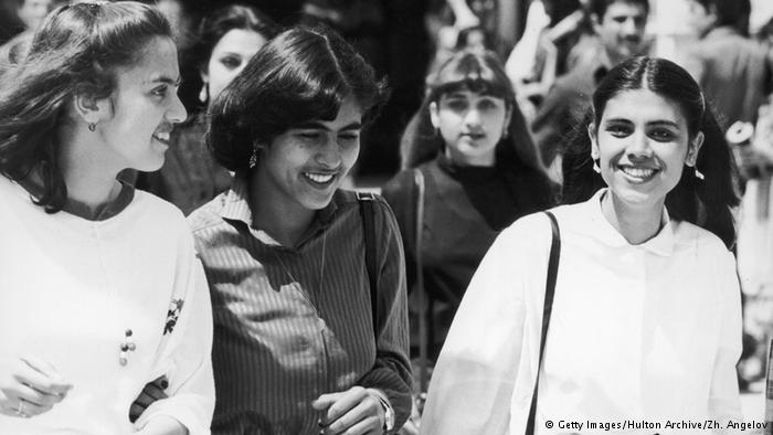 Studentinnen an der Polytechnischen Universität in Kabul; Foto: Getty Images/ Hulton Archive/ Zh. Angelov