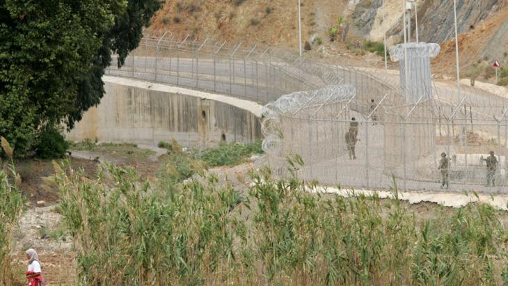 Spanish/Moroccan border at Ceuta (photo: picture-alliance/dpa)