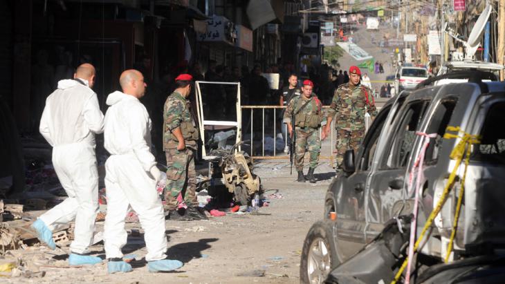 Forensic scientists at work following the IS attack in Beirut (photo: Getty Images/AFP)