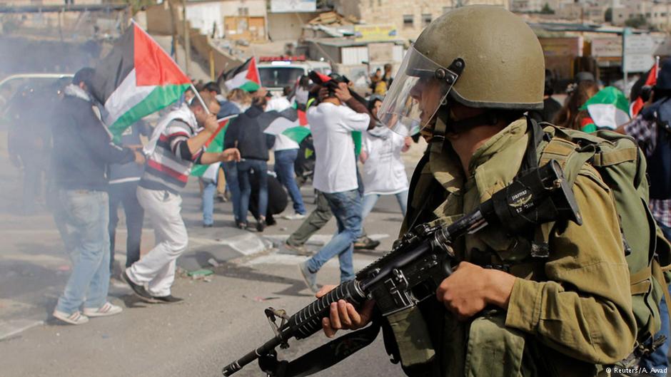 An Israeli soldier on duty (photo: Reuters/A Awad)