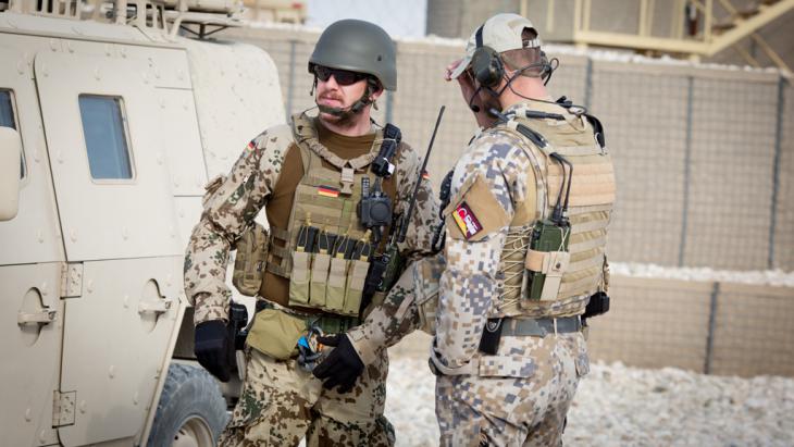 German soldiers at Camp Shaheen, not far from Masar-i-Sharif (photo: Kay Nietfeld/dpa)