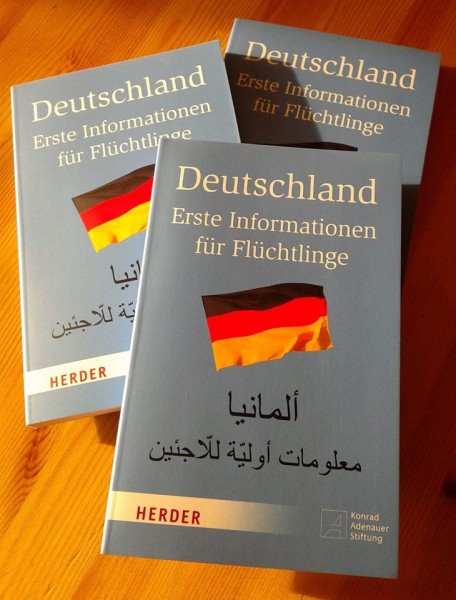 Flüchtlings-Ratgeber "Deutschland - Erste Informationen für Flüchtlinge" des Herder-Verlags und der der Konrad-Adenauer-Stiftung